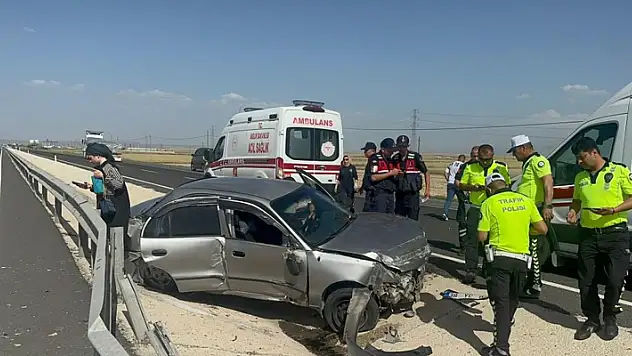Tatile giden aile Aksaray'da kaza yaptı: 3 yaralı
