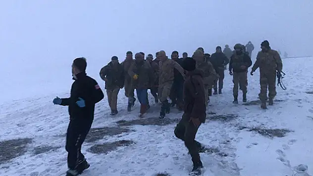 Tatvan'da askeri helikopter düştü: 11 şehidimiz var