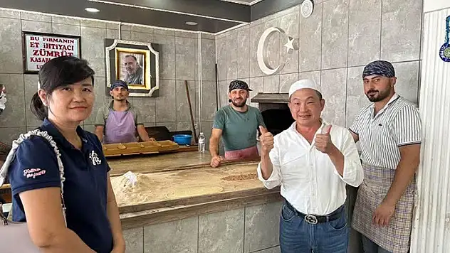 Taylandlı turistlerden Konya etliekmeğine tam not