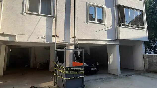 Taziye için geldikleri apartmanda halatı kopan seyyar asansör zemine düştü: 2 ölü, 2 yaralı

