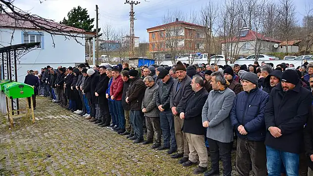 Taziye ziyaretinde kalp krizi geçirdi, iki arkadaş yan yana toprağa verildi

