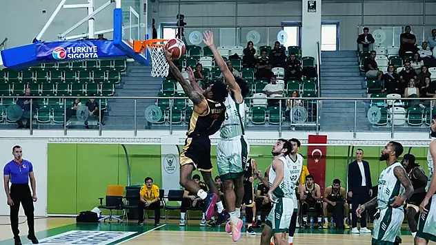 TBL'de 5 takım kayıpsız devam ediyor