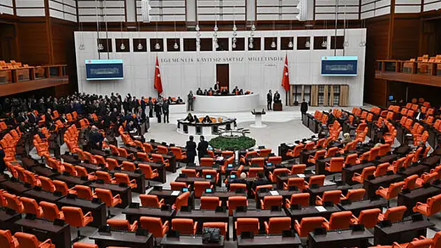 TBMM 14 kanun teklifini kabul etti
