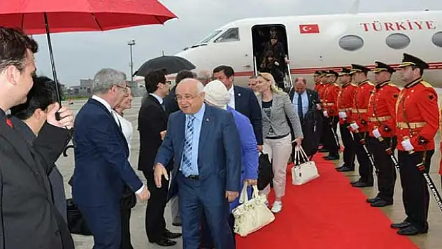 TBMM Başkanı Çiçek, Arnavutluk'a geldi