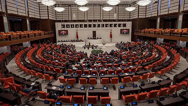 TBMM Başkanı Mustafa Şentop Meclis'i 1 Mayıs'ta acil toplantıya çağırdı