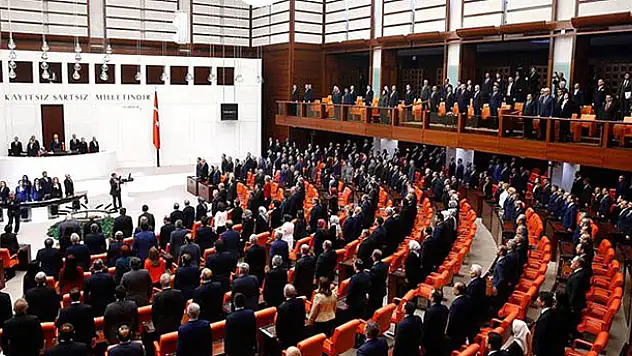 TBMM Başkanvekili Mithat Sancar hastaneyle kaldırıldı