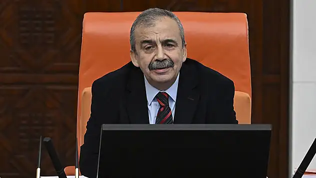TBMM Başkanvekili Sırrı Süreyya Önder hayatını kaybetti