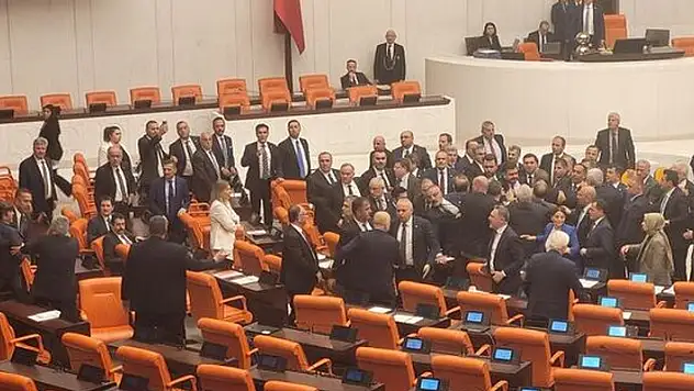 TBMM Genel Kurulu'nda arbede yaşandı
