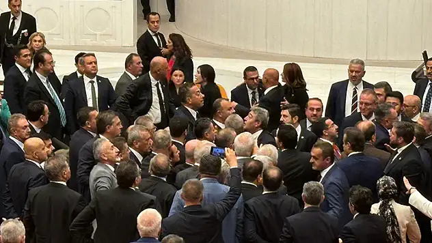 TBMM Genel Kurulu'nda arbede yaşandı
