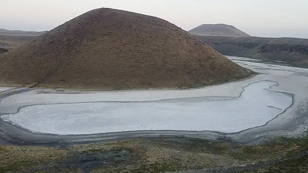 TBMM Küresel İklim Değişikliği Araştırma Komisyonu, Konya'daki Akgöl Sazlığı ve Meke Gölü'nde inceleme yaptı