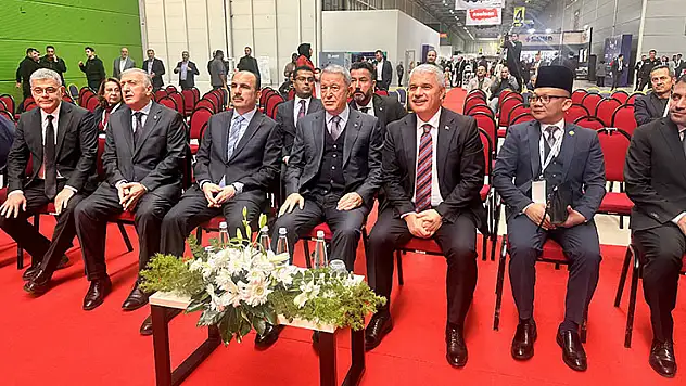 TBMM Milli Savunma Komisyonu Başkanı Akar, 8. Konya Savunma Sanayi Tedarikçi Buluşmaları'na katıldı