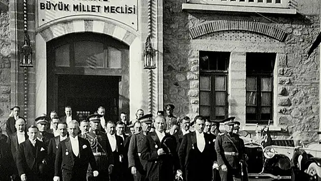 TBMM'nin açılışı, kurtuluş mücadelesinin en önemli safhalarından biri oldu
