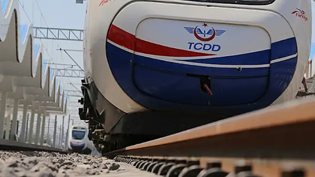 TCDD otlarla mücadele kapsamında Konya'daki tren yollarında ilaçlama yapacak
