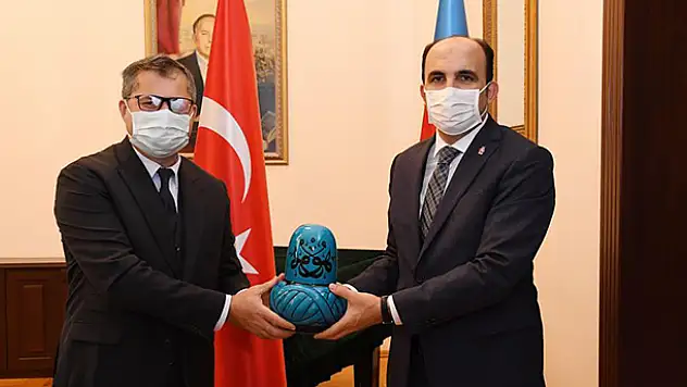 TDBB Başkanı Altay Azerbaycan Büyükelçisi'ni ziyaret etti