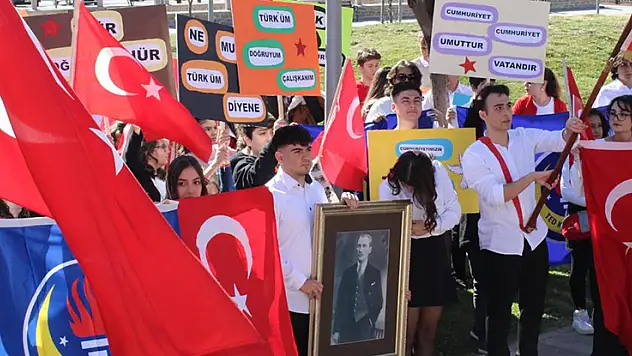 TED Kolejinden Cumhuriyet Coşkusu