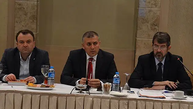 Tek amaç Başbakan Davutoğlu'nun gücünü artırmak