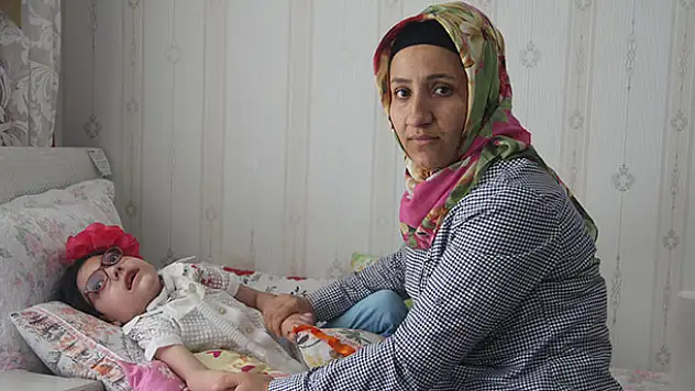 Tek isteği, kızının elinden tutup okula götürmek