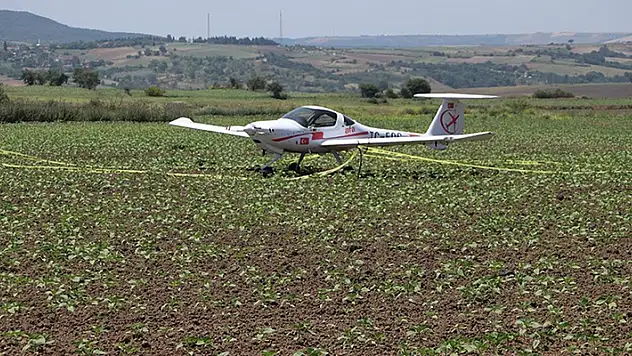 Tekirdağ'da eğitim uçağı tarlaya zorunlu iniş yaptı
