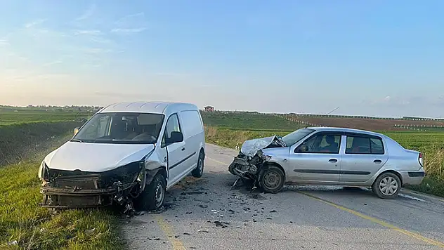 Tekirdağ'da otomobil ile hafif ticari araç çarpıştı: 7 yaralı
