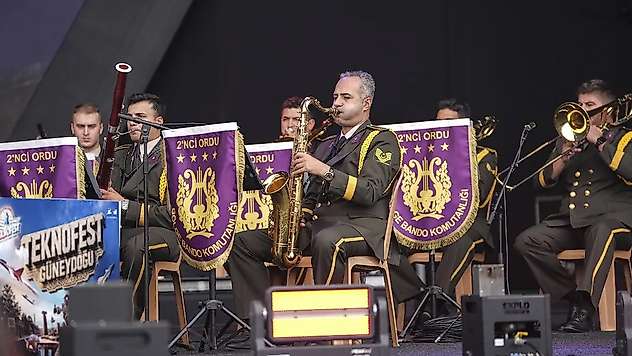 TEKNOFEST Güneydoğu'da askeri bando rüzgarı!