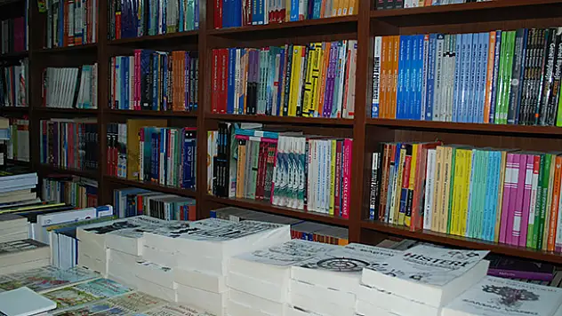 Teknolojiye yenik düşüyoruz