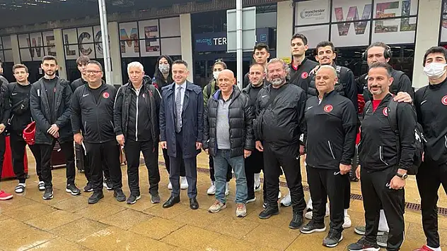 Tekvandocular, İngiltere'de terleyecek