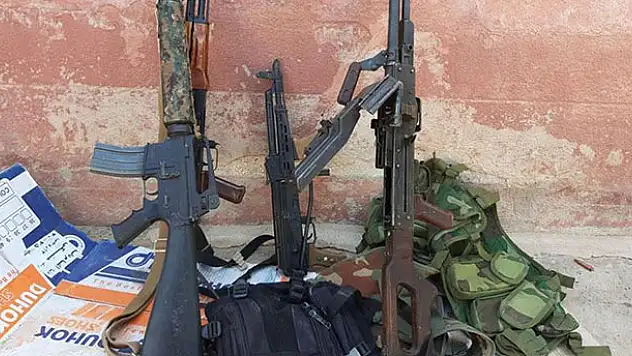 Tel Abyad'da YPG/PKK'lılar silahlarını bırakarak kaçtı