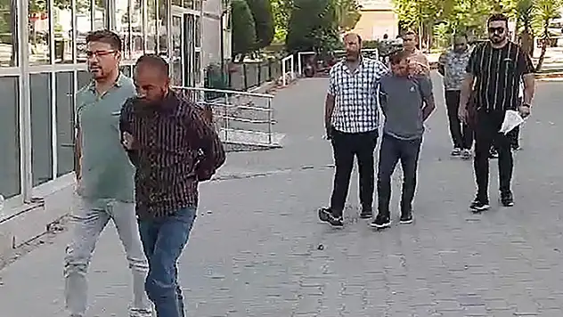 Telefondan kandırdılar, bankadan parasını çektirip, gasbettiler
