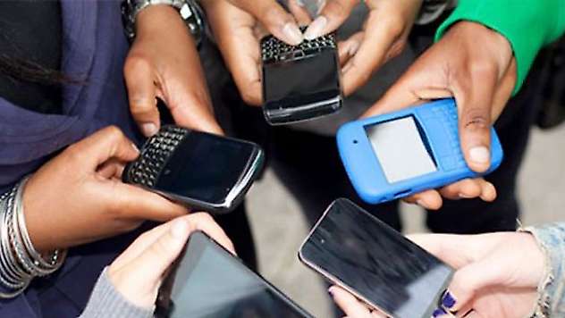Telefonu elinden düşürmeyenlere uyarı!