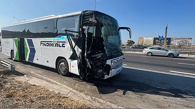 TEM'deki kazada ağır yaralanan hostes hayatını kaybetti