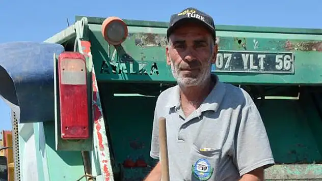 Temizlik görevlisi, cami tuvaletinde bulduğu 7 milyon liralık çeki polise teslim etti
