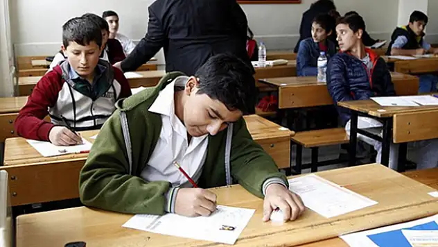 TEOG'da bir soru iptal edildi