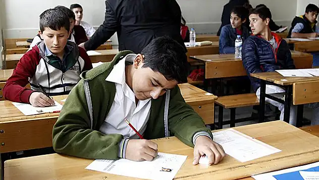 TEOG'da ikinci gün oturumları başladı