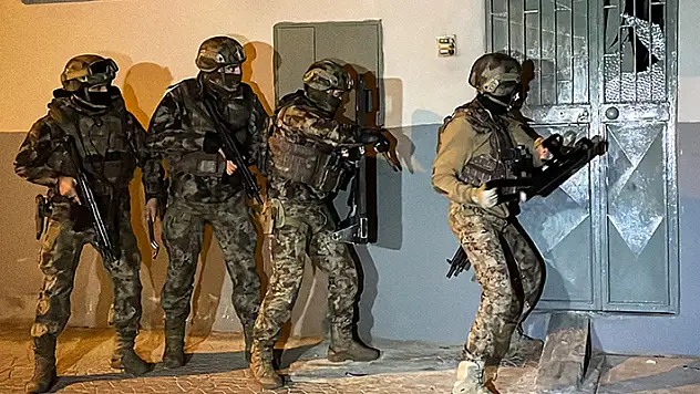 Terör örgütü DEAŞ operasyonunda 8 şüpheli gözaltına alındı
