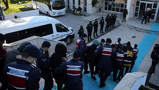 Terör örgütü DEAŞ'a yönelik Muğla merkezli operasyonda yakalanan 18 şüpheli adliyede