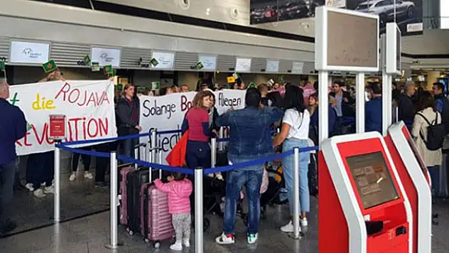 Terör örgütü PKK yandaşları, Frankfurt Havalimanı'nda Türklere saldırdı