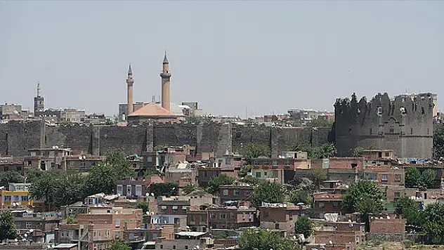Terör örgütü tarihi değerlere de zarar verdi