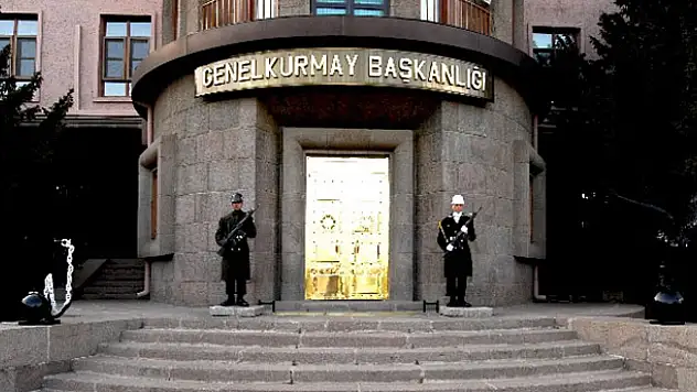 Teröristler İran'a silahlarını bırakıp kaçtı