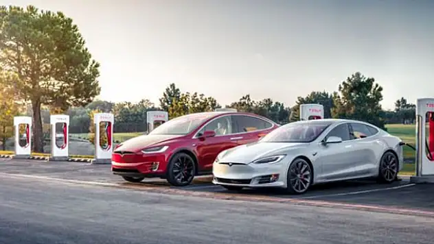 Tesla fiyatlarına zam geliyor!