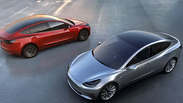 Tesla Model 3 Şimdiden Kapış Kapış Gidiyor!