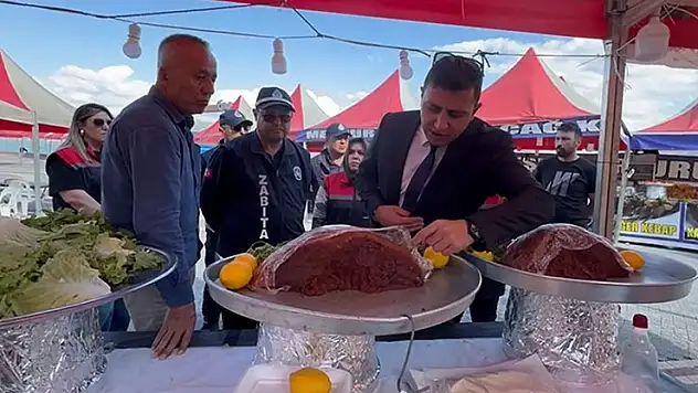 Tezgâhta sinekli et, bozuk ürün tespit edildi Eğirdir'de Yöresel Pazar mühürlendi
