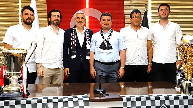 TFF 2.Lig'te 68 Aksaray Belediyespor Önder Karaveli ile anlaştı
