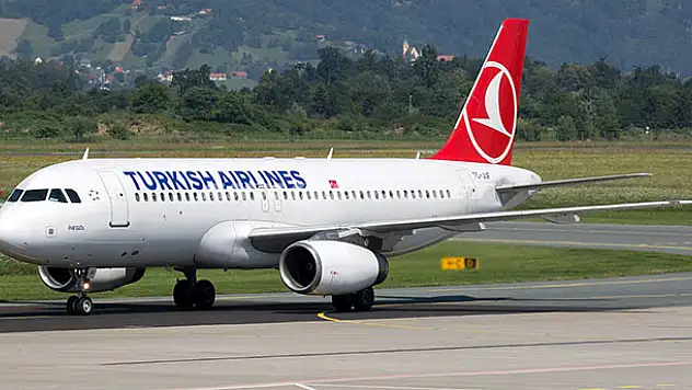 THY İstanbul – Konya uçağı Antalya'ya indi