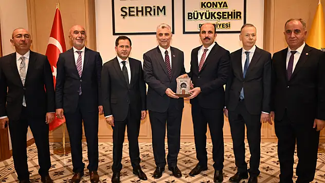 Ticaret Bakanı Bolat, Başkan Altay'ı ziyaret etti 