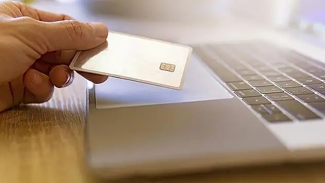 Ticaret Bakanı Bolat: Türkiye'de e-ticaret hacmi 3 trilyon 162 milyon lira oldu