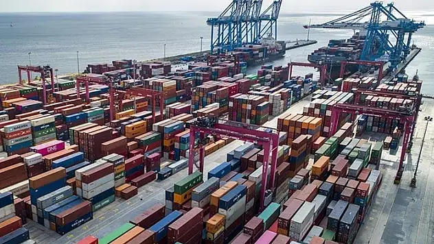 Ticaret Bakanı Muş: Ocak ayında ihracatımız, geçtiğimiz yılın aynı ayına göre yüzde 10,4 artışla 19,4 milyar dolar oldu
