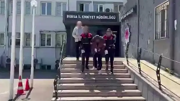 TikTok canlı yayını kanlı bitti: Genç kadını yüzünden bıçakladı
