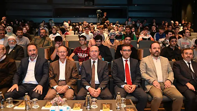 TİMAV 11. Geleneksel Hikaye Yarışması'nda dereceye girenlere ödülleri verildi
