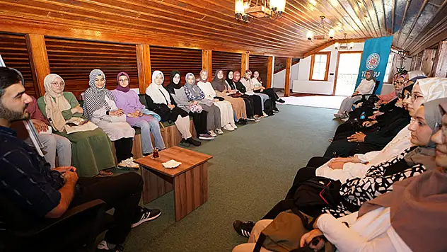 TİMAV'dan, üniversiteyi kazanan başarılı imam hatipli öğrencilere 'Net-Work' programı

