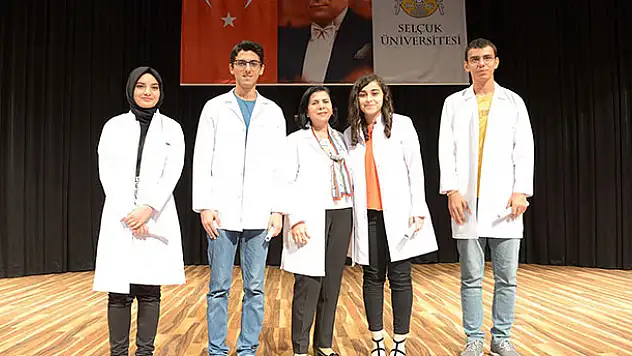 Tıp öğrencilerinin beyaz önlük giyme heyecanı